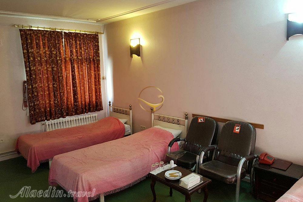 Twin room of Berenjian Hotel in Miandoab| Alaedin Travel