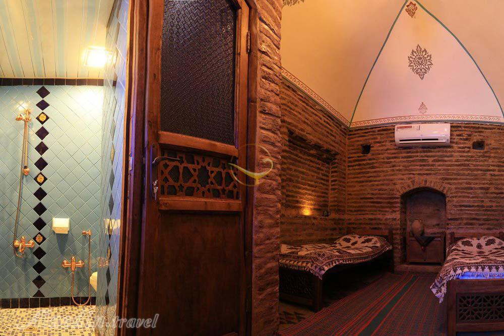 Rooms of three star Abbasi Caravanserai in Nain| Alaedin Travel