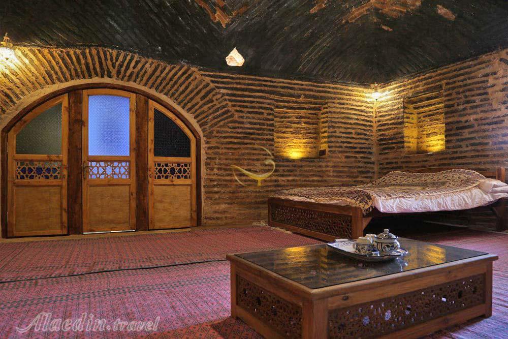 Rooms of three star Abbasi Caravanserai in Nain| Alaedin Travel