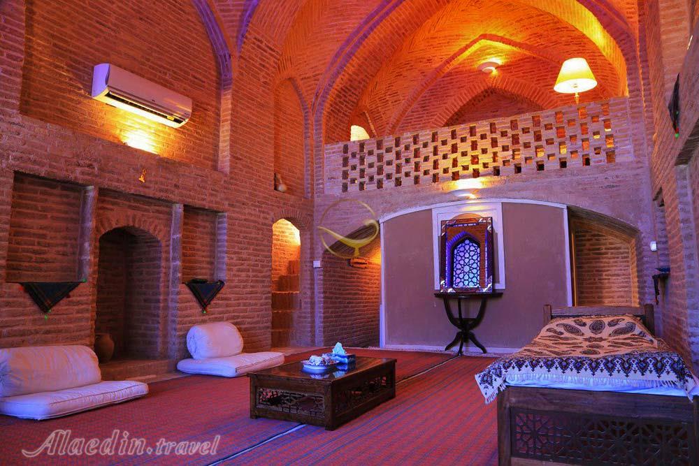 Rooms of three star Abbasi Caravanserai in Nain| Alaedin Travel