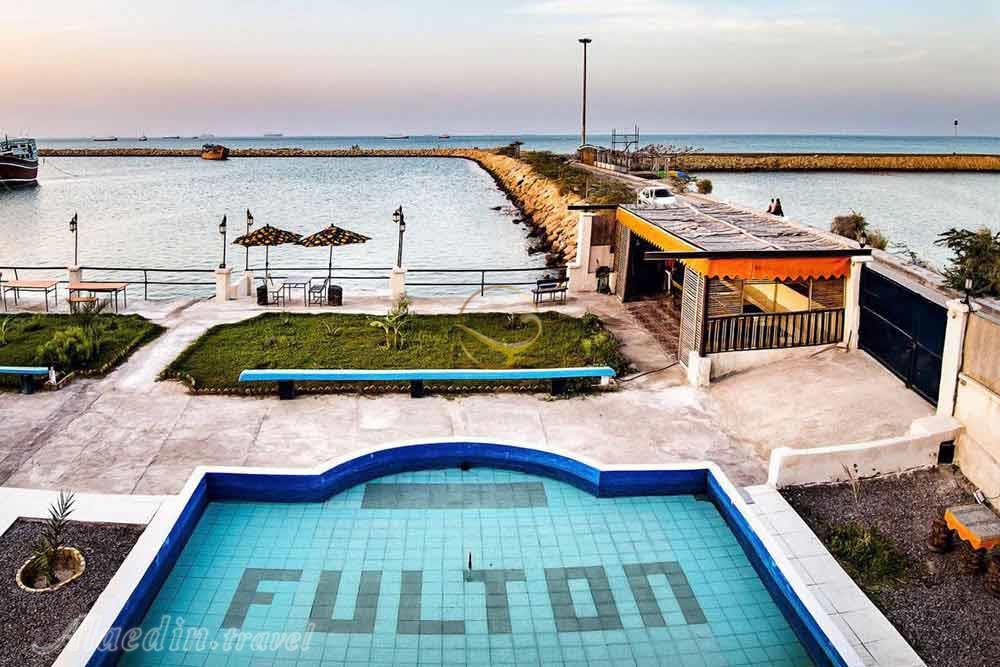 Yard of three star Fulton Hotel in Qeshm| Alaedin Travel