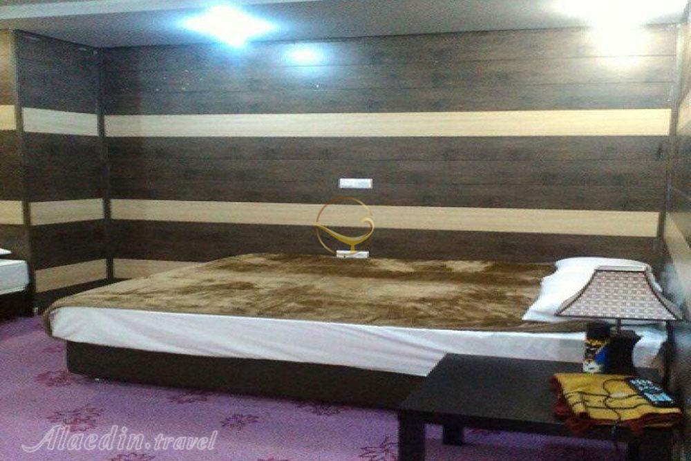 Double room of Nakhle Zarin Hotel in Qeshm| Alaedin Travel