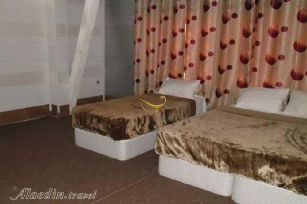 Triple room of Nakhle Zarin Hotel in Qeshm| Alaedin Travel