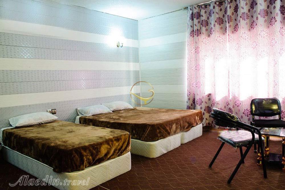 Triple room of Nakhle Zarin Hotel in Qeshm| Alaedin Travel