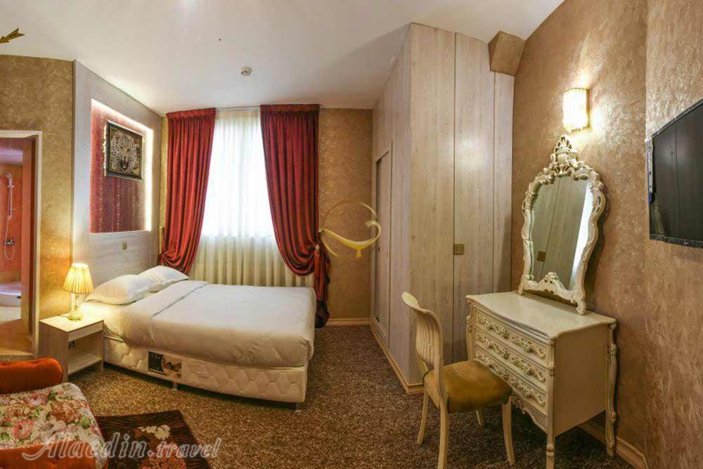 Double room of four star Esteghlal Hotel in Qom| Alaedin Travel