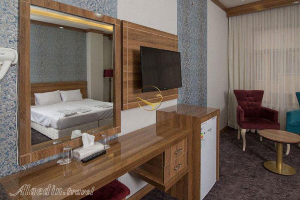 Qom Raspina Hotel | Alaedin Travel