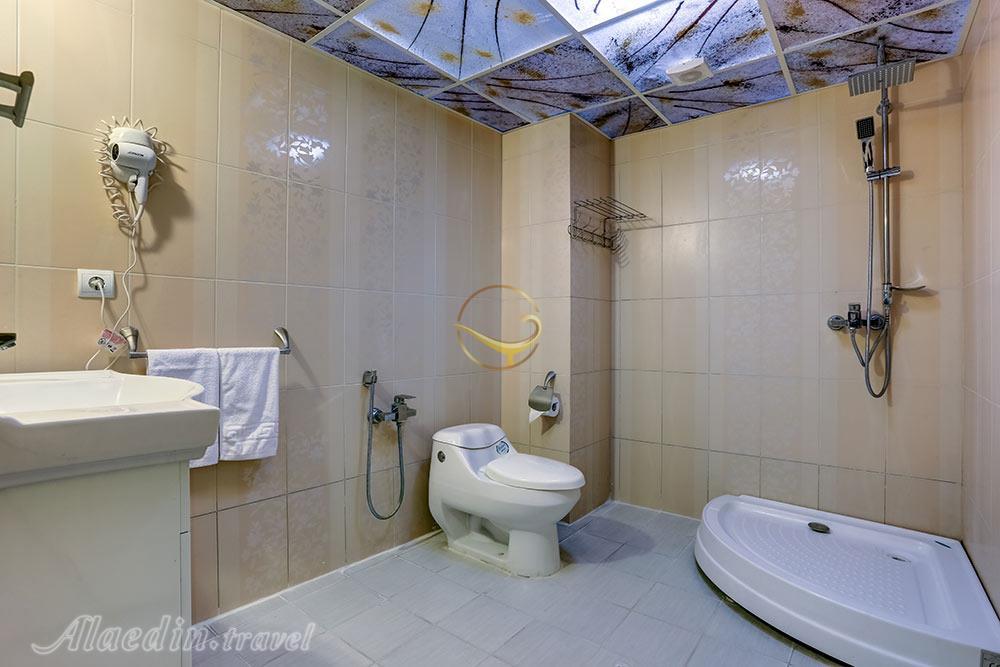 Rest room of four star Pedram Apartment Hotel in Sareyn| Alaedin Travel