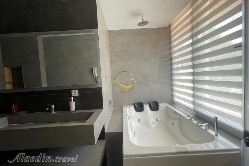 bathroom of four star Salar dareh Hotel in Sari| Alaedin Travel