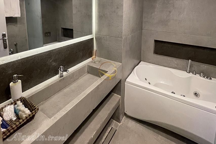 bathroom of four star Salar dareh Hotel in Sari| Alaedin Travel