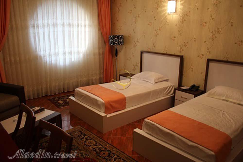 Twin room of five star Gootkemall Hotel in Semnan| Alaedin Travel