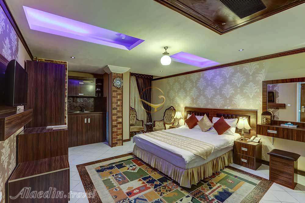 Double room of three star Karimkhan Hotel in Shiraz| Alaedin Travel