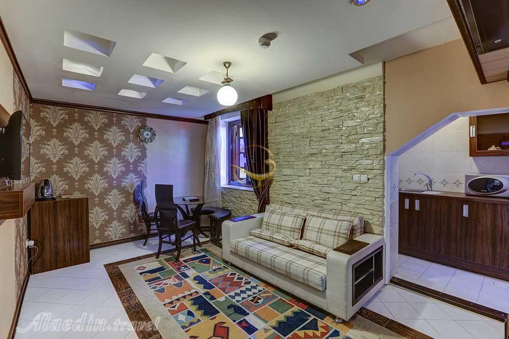 Suites of three star Karimkhan Hotel in Shiraz| Alaedin Travel