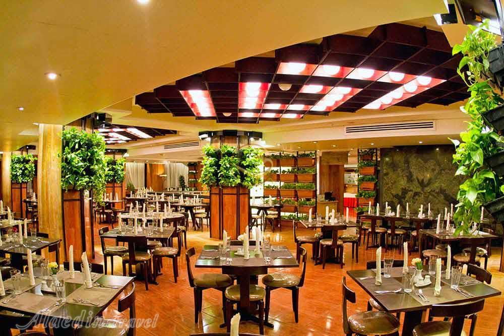 Restaurant of five star Pars International Hotel in Shiraz| Alaedin Travel