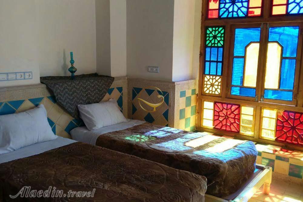 Twin room of Si Rah House Eco lodge in Shiraz| Alaedin Travel