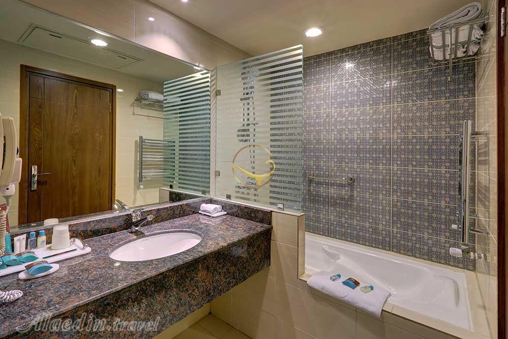 Bathroom of five star Zandiyeh Hotel in Shiraz| Alaedin Travel