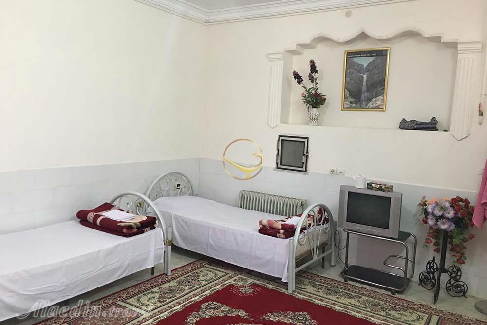 Twin room of Bahman Hotel in Tabas| Alaedin Travel