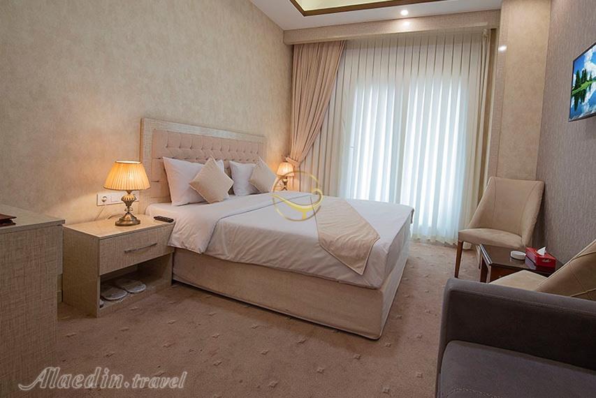 Room of 4 star Azadi Hotel in Tabriz | Alaedin Travel