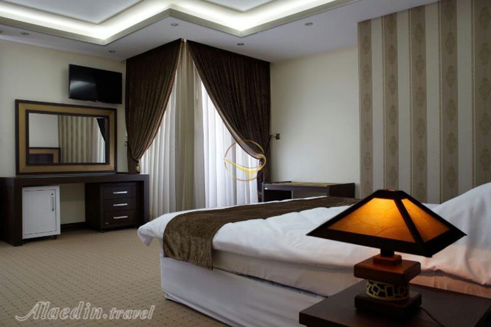 Double room of four star Gostaresh Hotel in Tabriz| Alaedin Travel