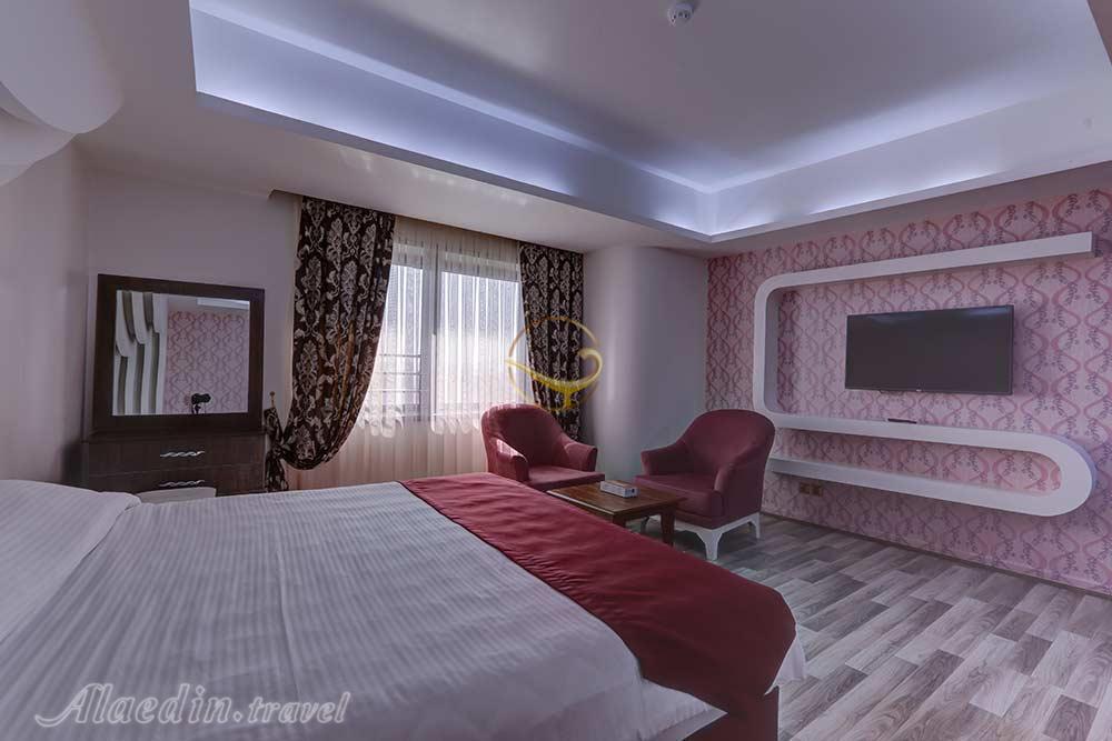 Double room of five star El-Goli Pars Hotel in Tabriz| Alaedin Travel