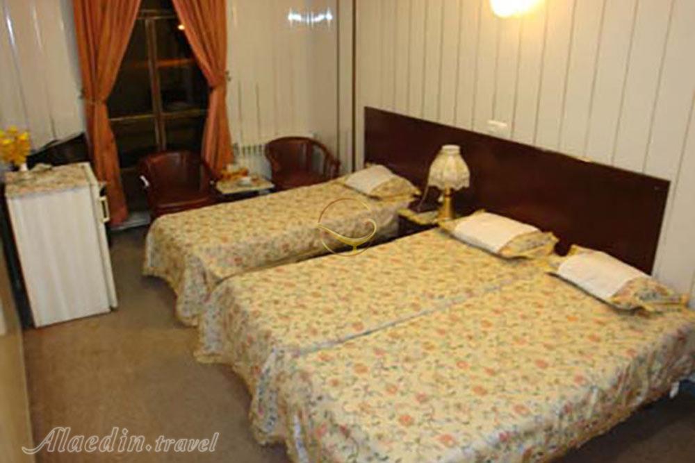 Triple room of Shirkooh Hotel in Taft| Alaedin Travel