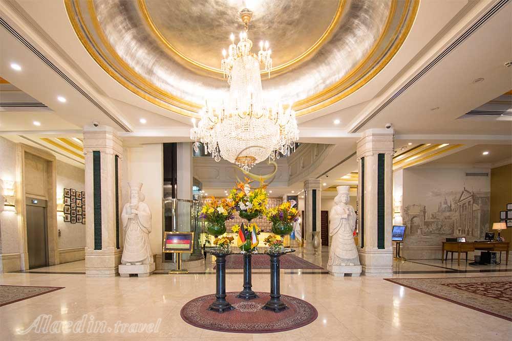 Lobby of five star Espinas Hotel in Tehran| Alaedin Travel