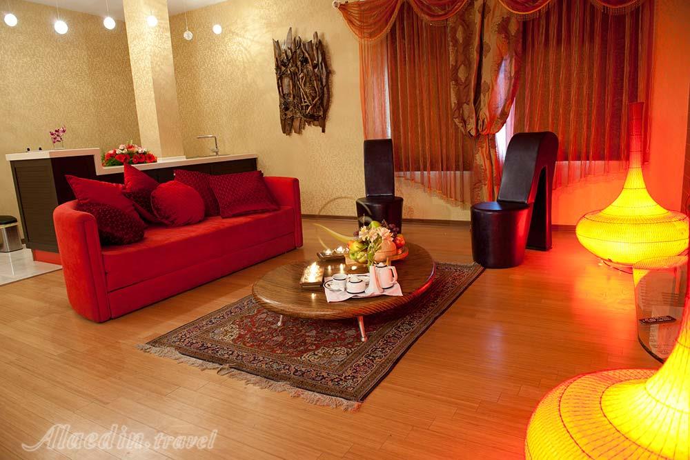 Living room of four star Ferdowsi Hotel in Tehran| Alaedin Travel