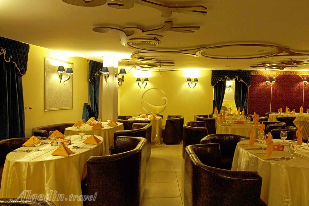 Banquet hall of three star Marlik Hotel in Tehran| Alaedin Travel