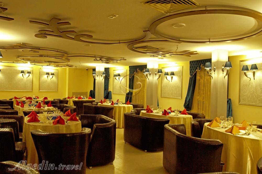 Banquet hall of three star Marlik Hotel in Tehran| Alaedin Travel