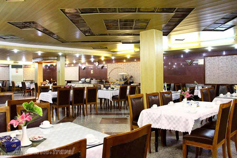 Restaurant of three star Pamchal Hotel in Tehran| Alaedin Travel