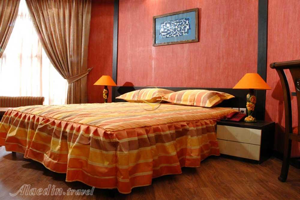 Double room of three star Pariz Hotel in Tehran| Alaedin Travel