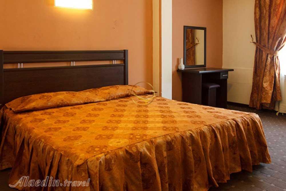 Double room of three star Parsa Hotel in Tehran| Alaedin Travel