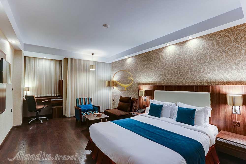 Junior suite of four star Parsian Enghelab Hotel in Tehran| Alaedin Travel