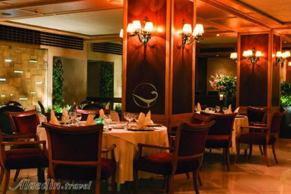 Restaurant of four star Raamtin Hotel in Tehran| Alaedin Travel