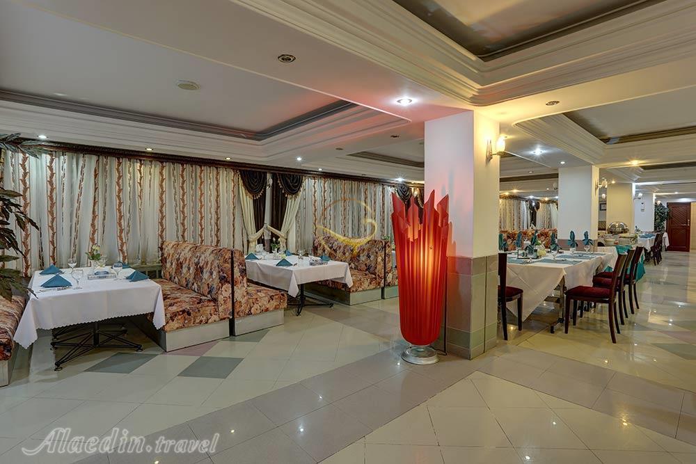 Restaurant of four star Tourist Hotel in Urmia| Alaedin Travel