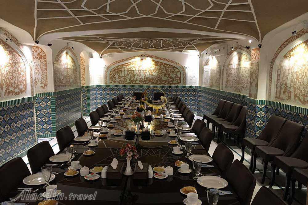 Restaurant of three star Rose Fazeli Hotel in Yazd| Alaedin Travel