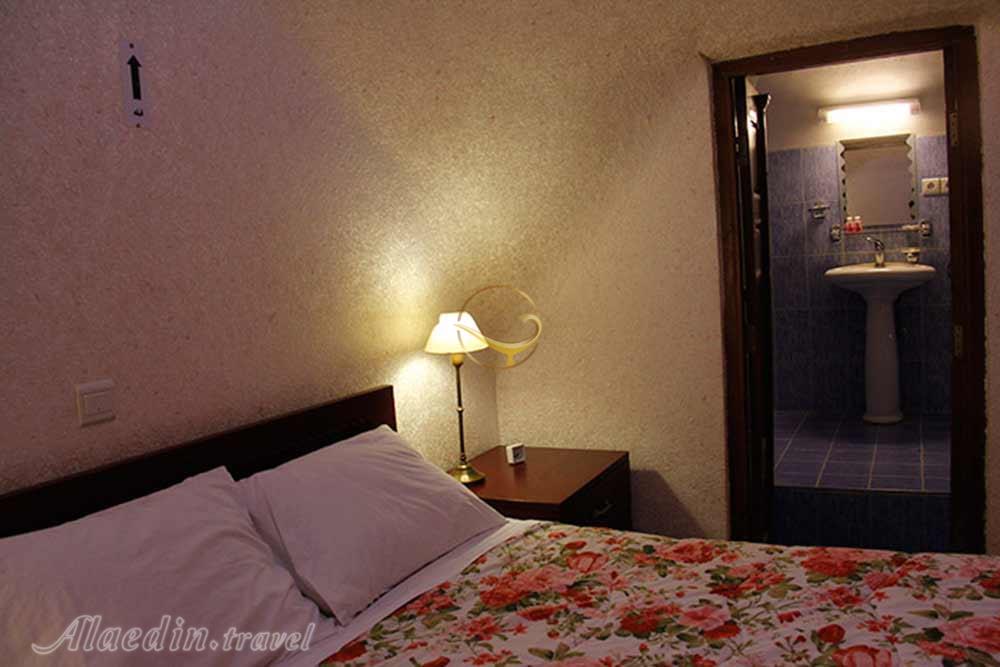 Double room of Khaneh Se Nik Hotel in Yazd| Alaedin Travel