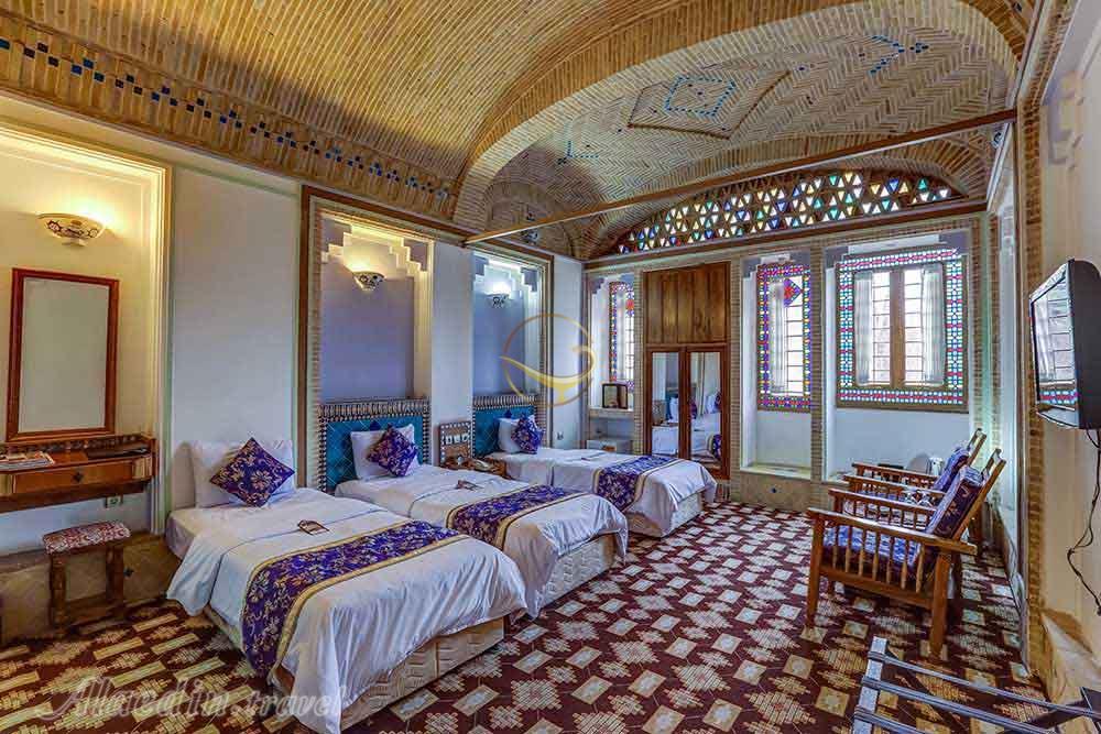 Triple room of four star Moshir al-Mamalek Garden Hotel in Yazd| Alaedin Travel