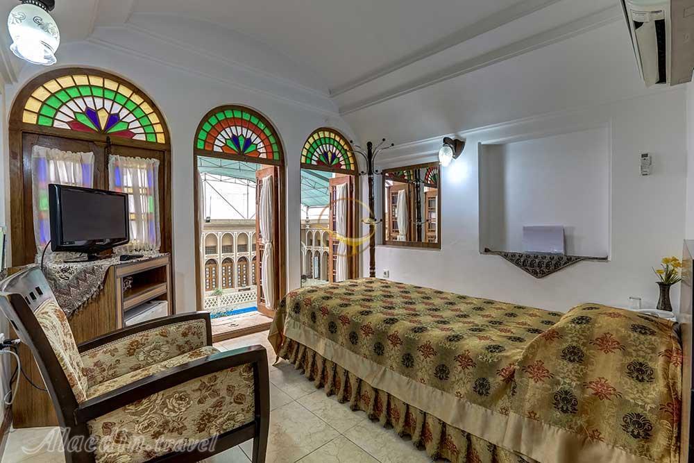 Single room of three star Mozaffar Traditional Hotel in Yazd| Alaedin Travel