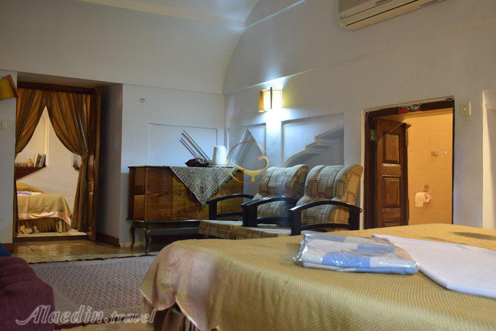 Double room of three star Vali Traditional Hotel in Yazd| Alaedin Travel