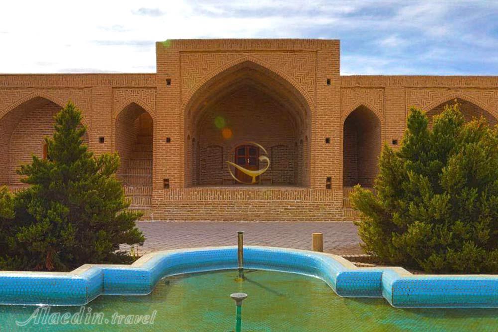 Abouzeidabad Caravanserai of Aran-bidgol | Alaedin Travel