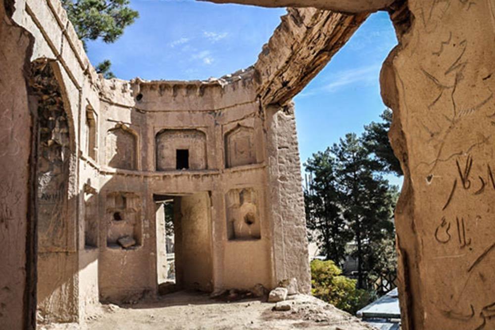 ارگ تاریخی بهارستان (باغ زرشکی) | علاءالدین تراول