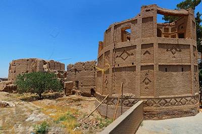 ارگ تاریخی بهارستان (باغ زرشکی) در بیرجند