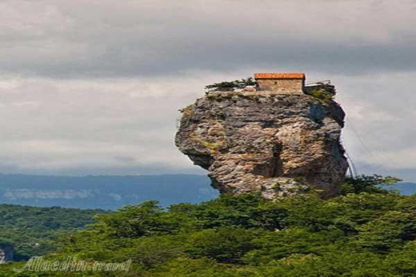 کلیسای صخره ای گرجستان در چیاتورا