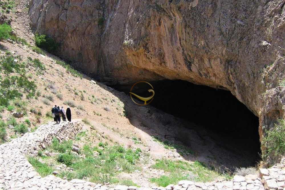 Roodafshan cave of Damavand | Alaedin Travel