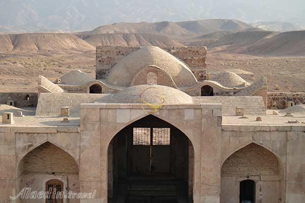 کاروانسرای قصر بهرام گور در گرمسار