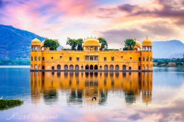 کاخ جال محل (قصر آبی) در جیپور - هند