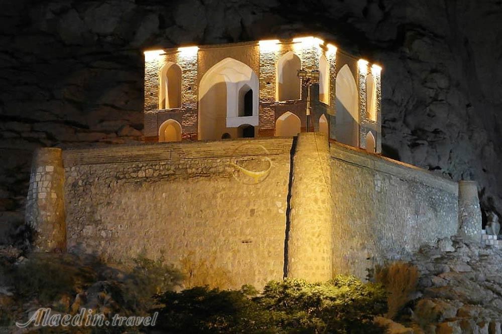 Takht-e Darya Gholi Beyg Mansion in Kerman | Alaedin Travel