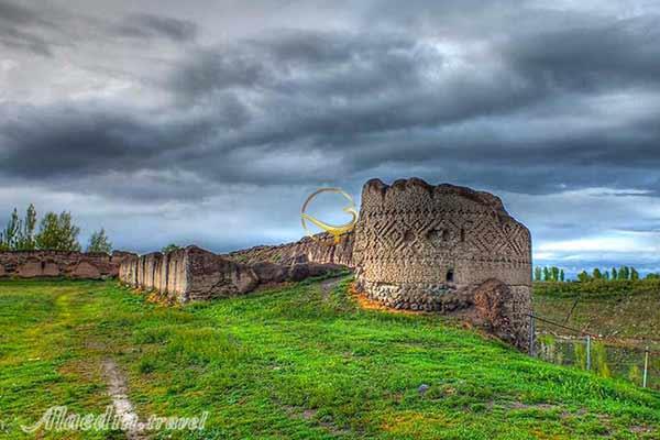 Kohneh Qaleh (old castle) in Meshginshahr