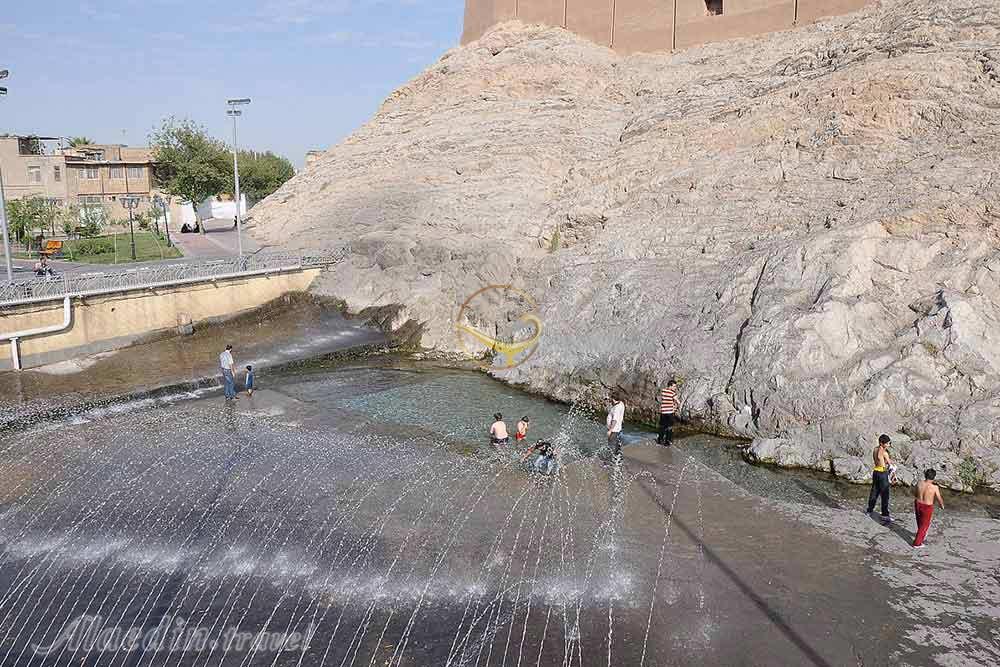 تپه و نقش برجسته چشمه علی در شهر ری | علاءالدین تراول