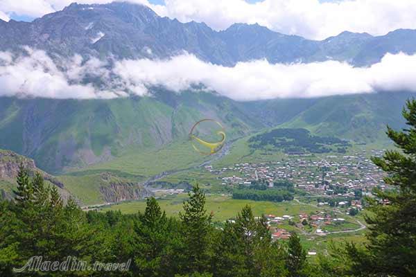 کوهستان قفقاز در سیقناقی - گرجستان